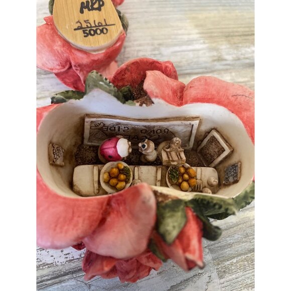 Harmony Kingdom Lord Byron's Harmony Garden Double Rose Trinket Boxes Set of 3 - Picture 8 of 16